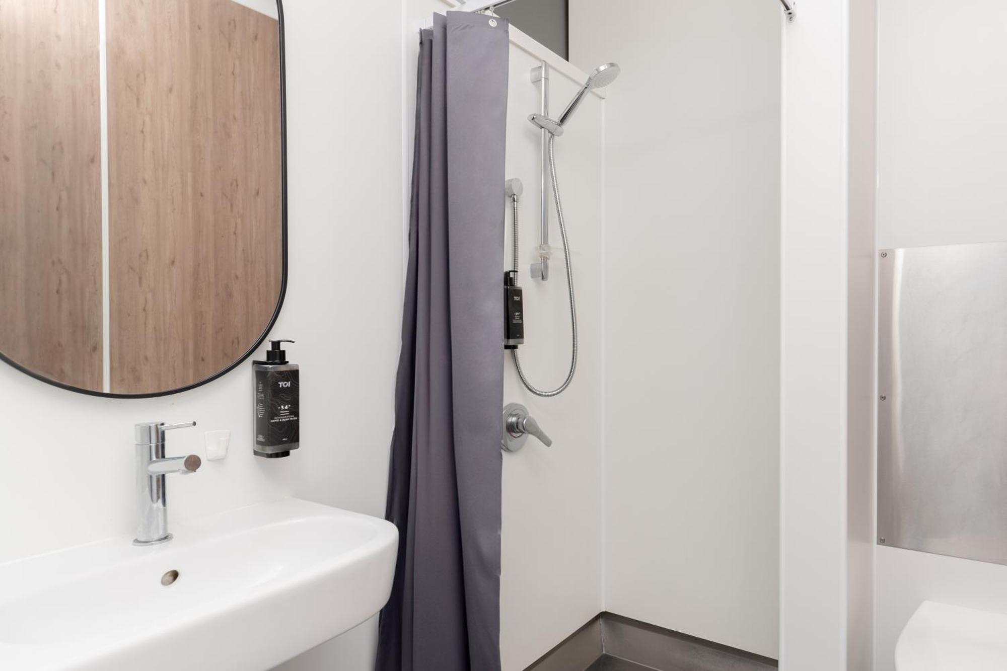 Haka House Auckland City Экстерьер фото